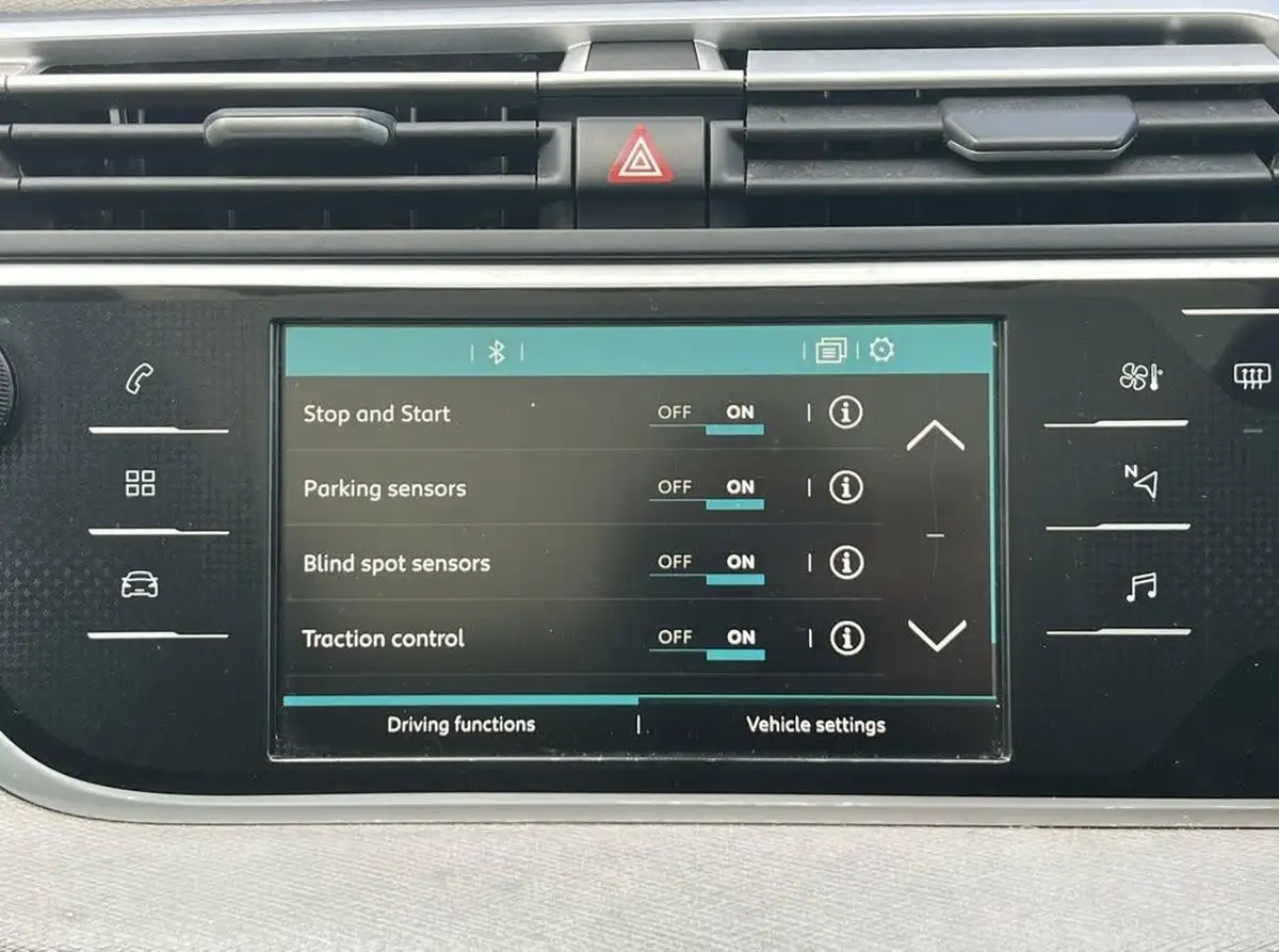 2018-citroen-grand-c4-spacetourer-15bluehdi-flair-big-54