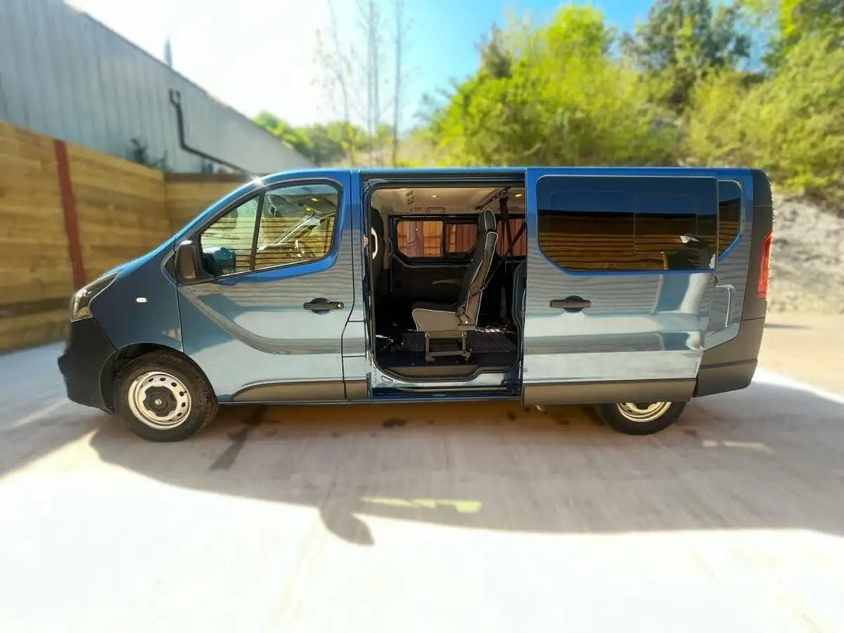 2017-vauxhall-vivaro-16cdti-2900-l2h1-95pseu6-ss-9-seats-combi-big-10