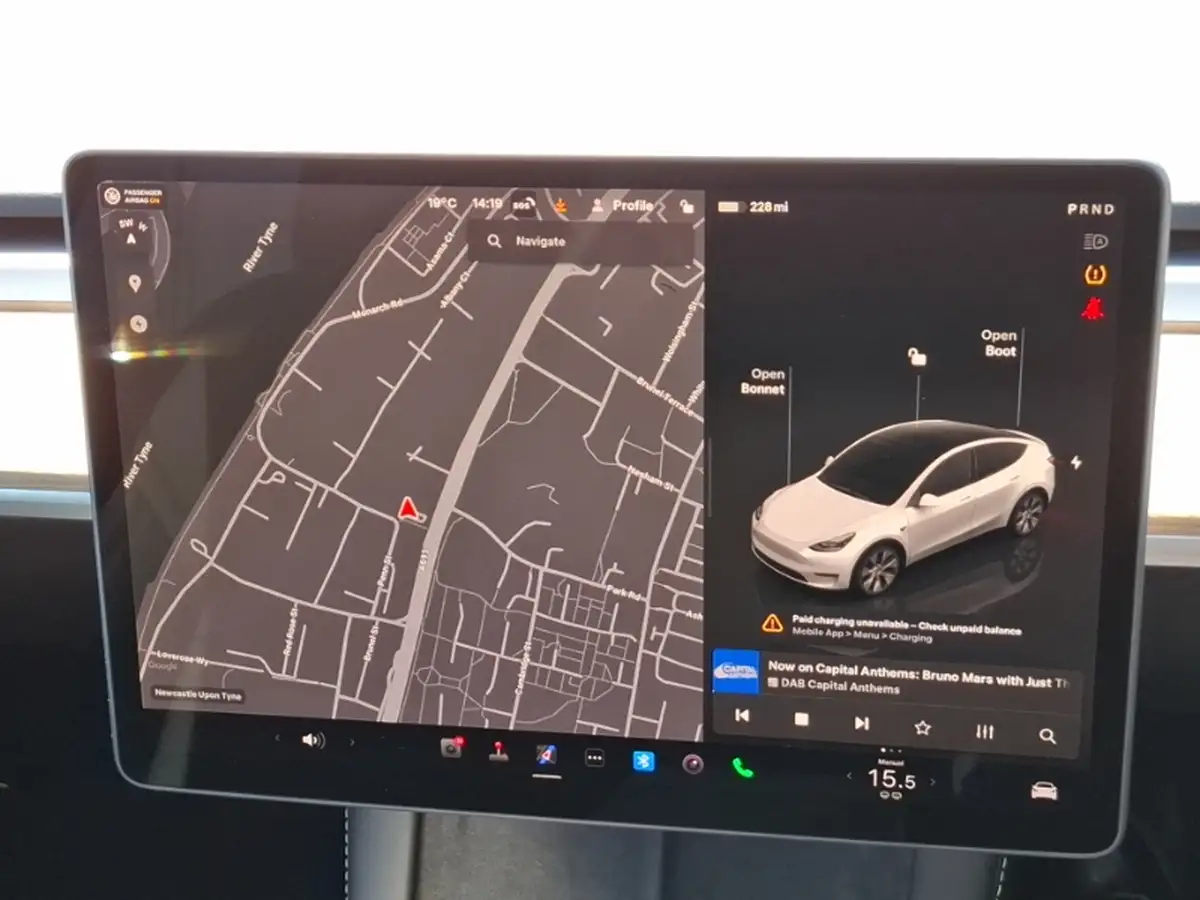 2022-tesla-model-y-e-long-range-big-9