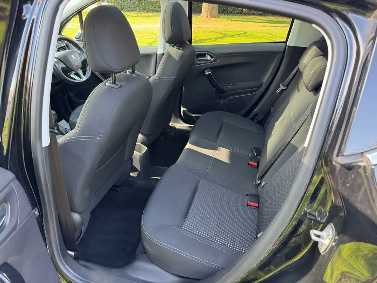 2018-peugeot-208-12-puretech-allure-premium-ss-big-16