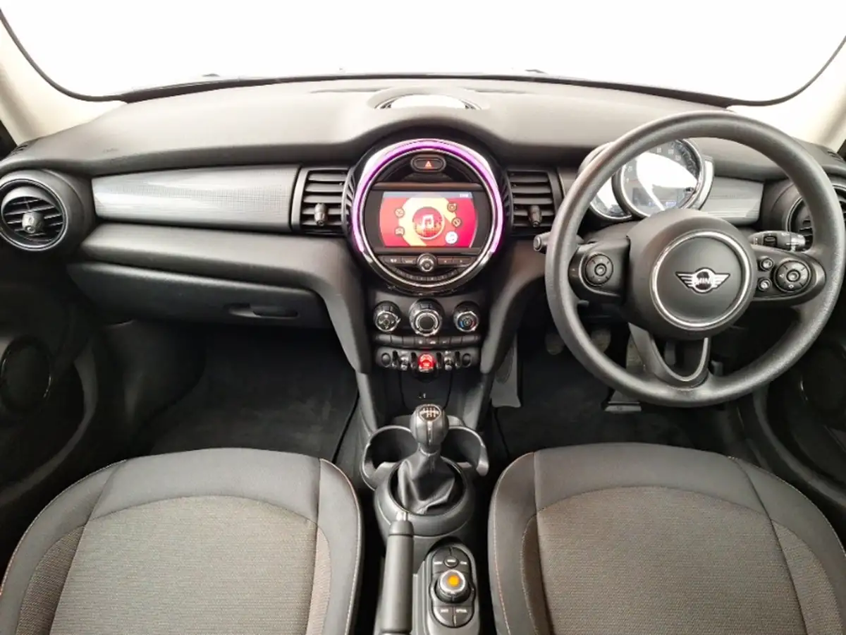 2024-mazda-mazda2-15-homura-big-2