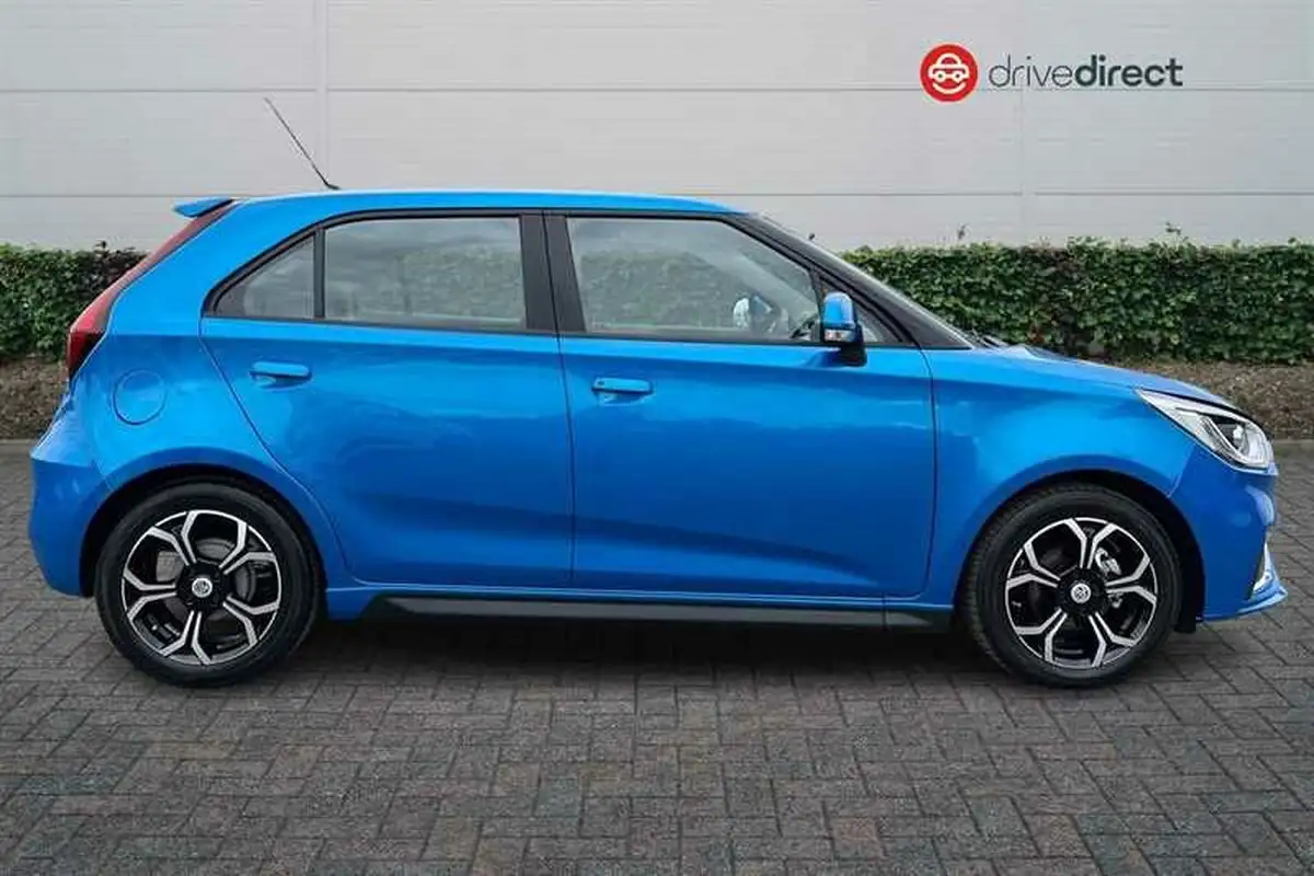 2023-mg-mg3-15-vti-tech-exclusive-nav-big-1