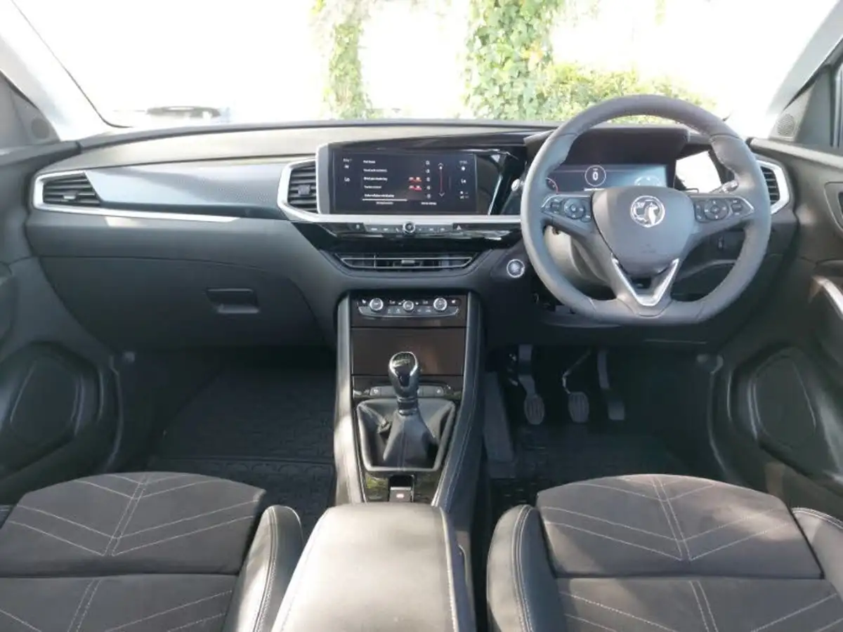 2024-vauxhall-grandland-12-ultimate-130ps-big-2