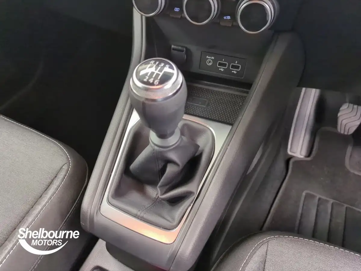2022-renault-captur-10-tce-iconic-edition-big-32
