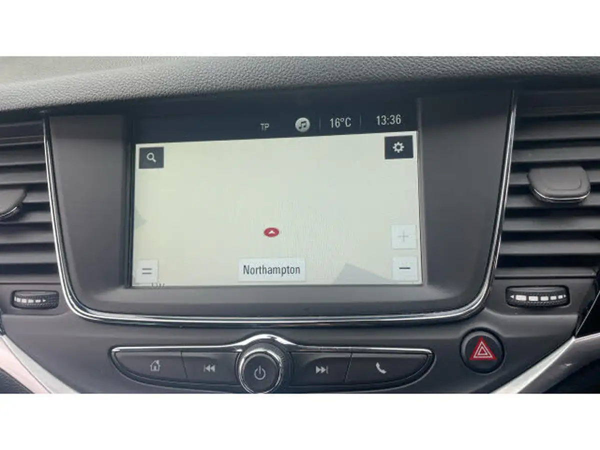 2019-vauxhall-astra-16cdti-griffin-big-23