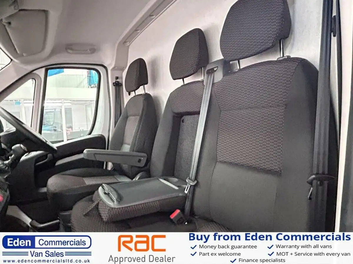 2025-peugeot-boxer-22-bluehdi-professional-premium-335-l3h2-panel-big-8