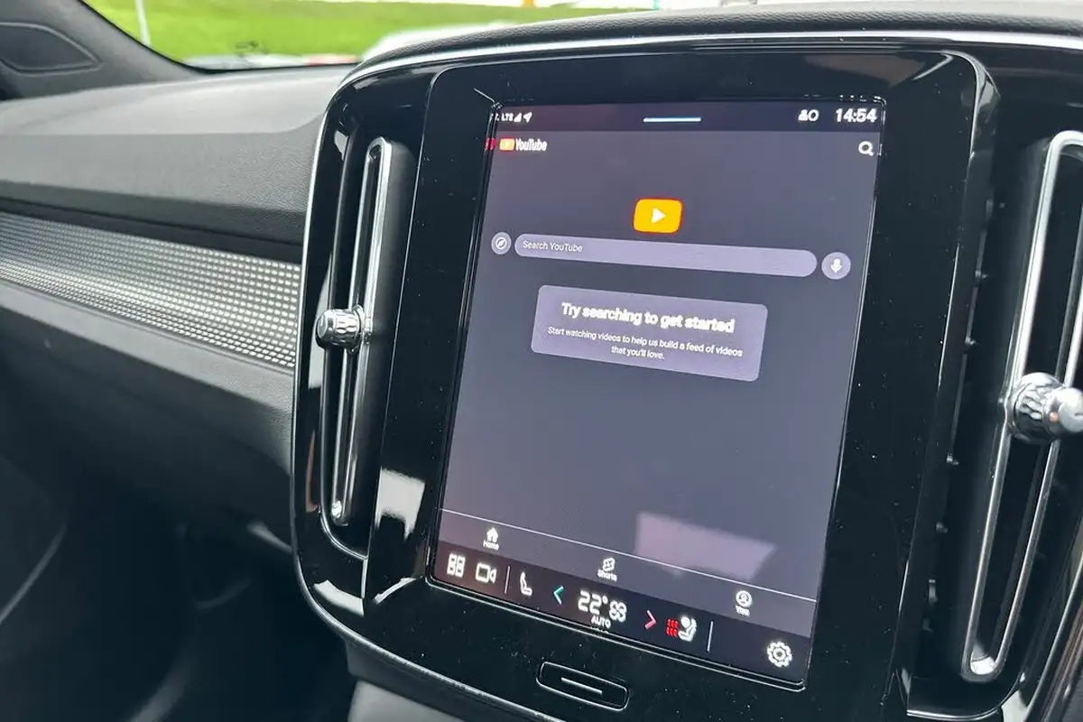 2024-volvo-xc40-20-b3-plus-big-33