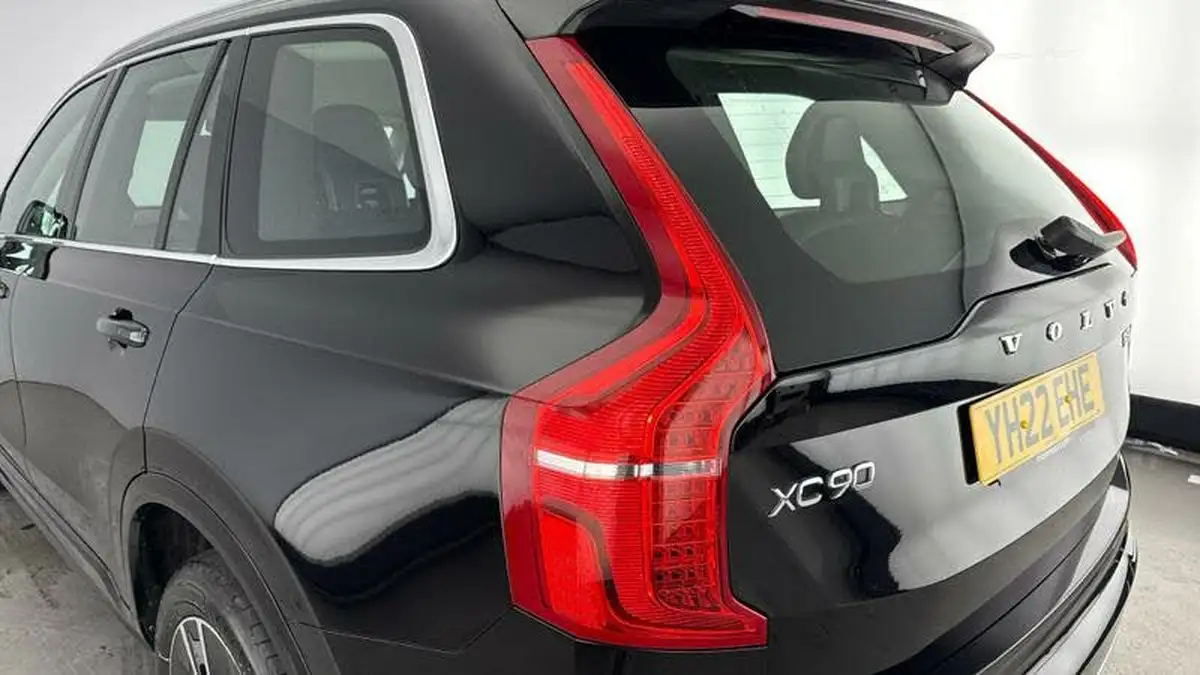 2022-volvo-xc90-20-b5-momentum-big-28