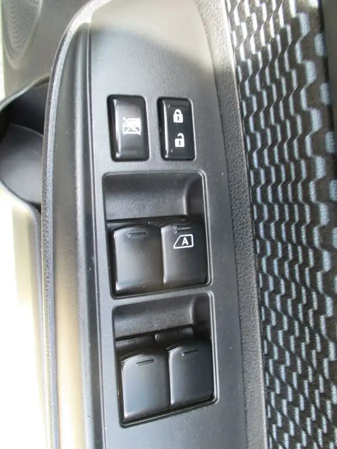 2014-nissan-note-12-acenta-80ps-style-pack-big-30