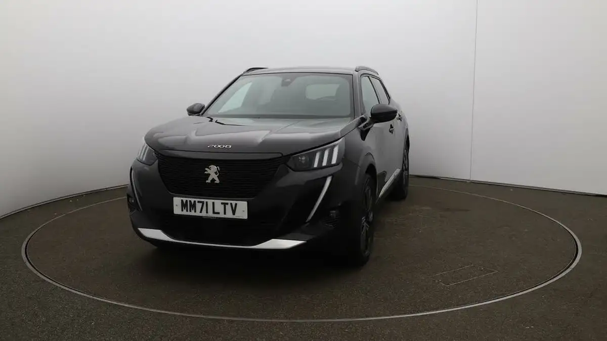 2021-peugeot-2008-suv-e-gt-premium-50kwh-big-39