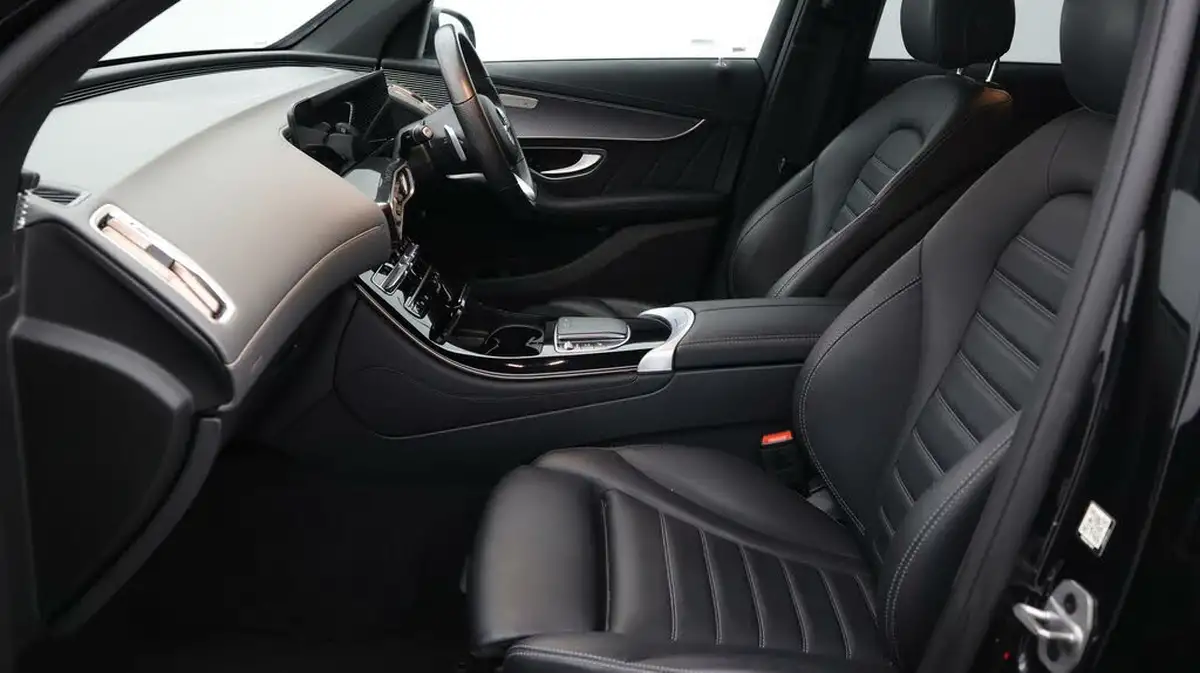 2022-mercedes-benz-eqc-e-eqc-400-amg-line-big-13