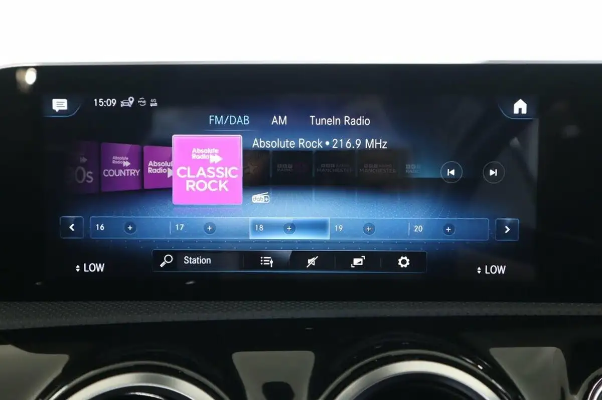 2020-mercedes-benz-a-class-15d-a180d-amg-line-executive-saloon-4d-7g-dct-big-29