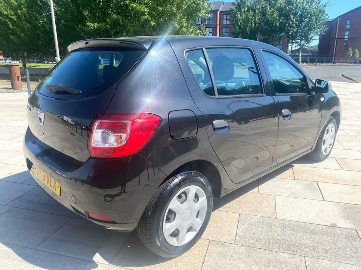 2013-dacia-sandero-12-ambiance-big-9