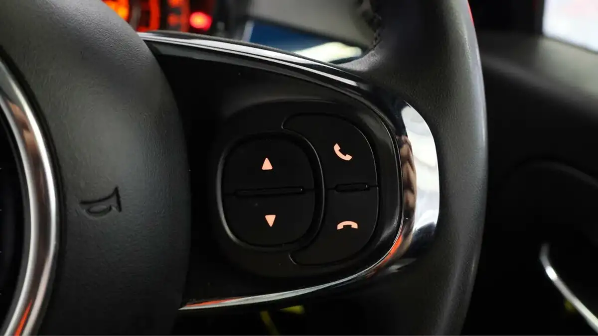 2022-fiat-500-10-dolcevita-big-23