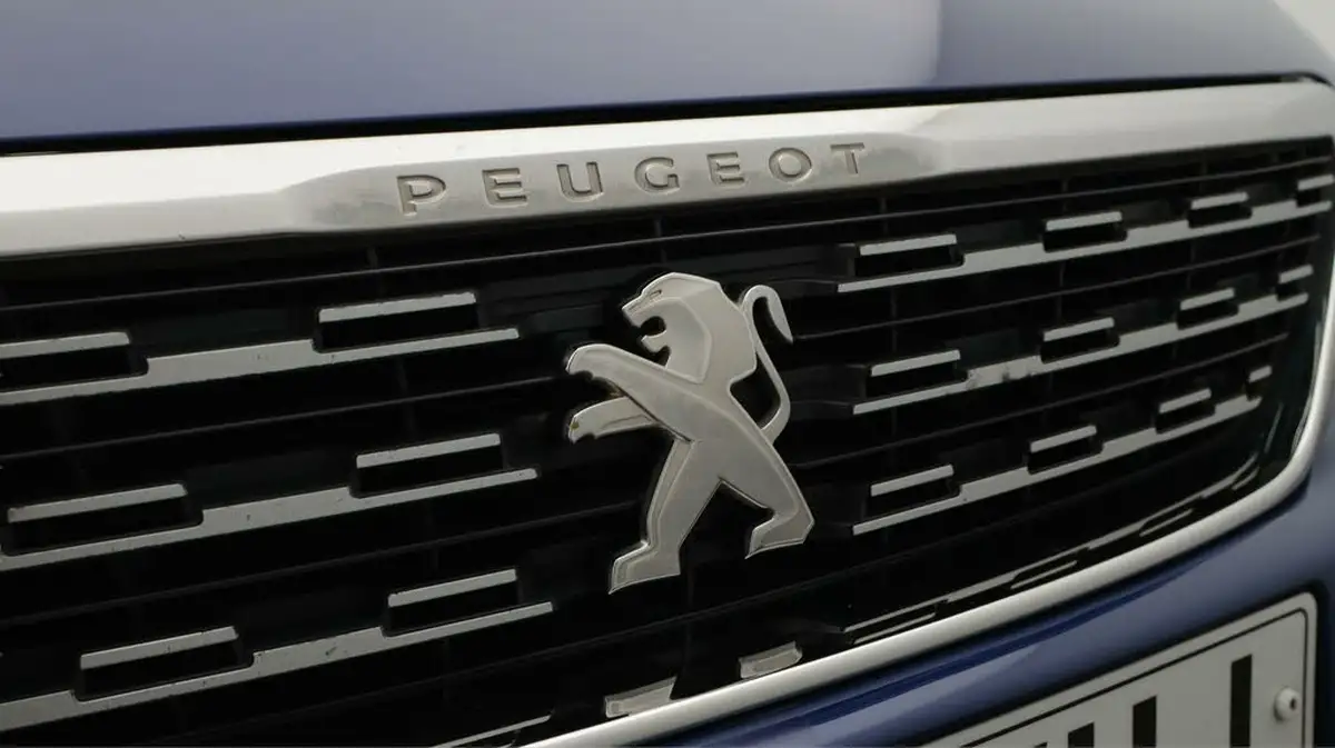 2018-peugeot-308-15-bluehdi-allure-15-bluehdi-big-20