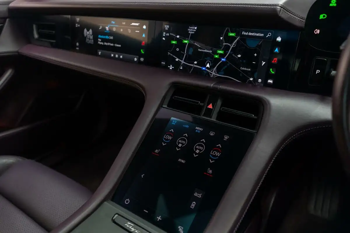2020-porsche-taycan-e-turbo-big-22