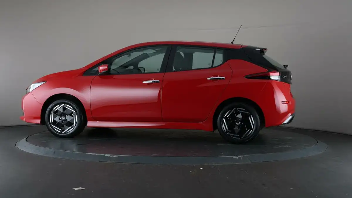 2022-nissan-leaf-e-acenta-39kwh-big-33