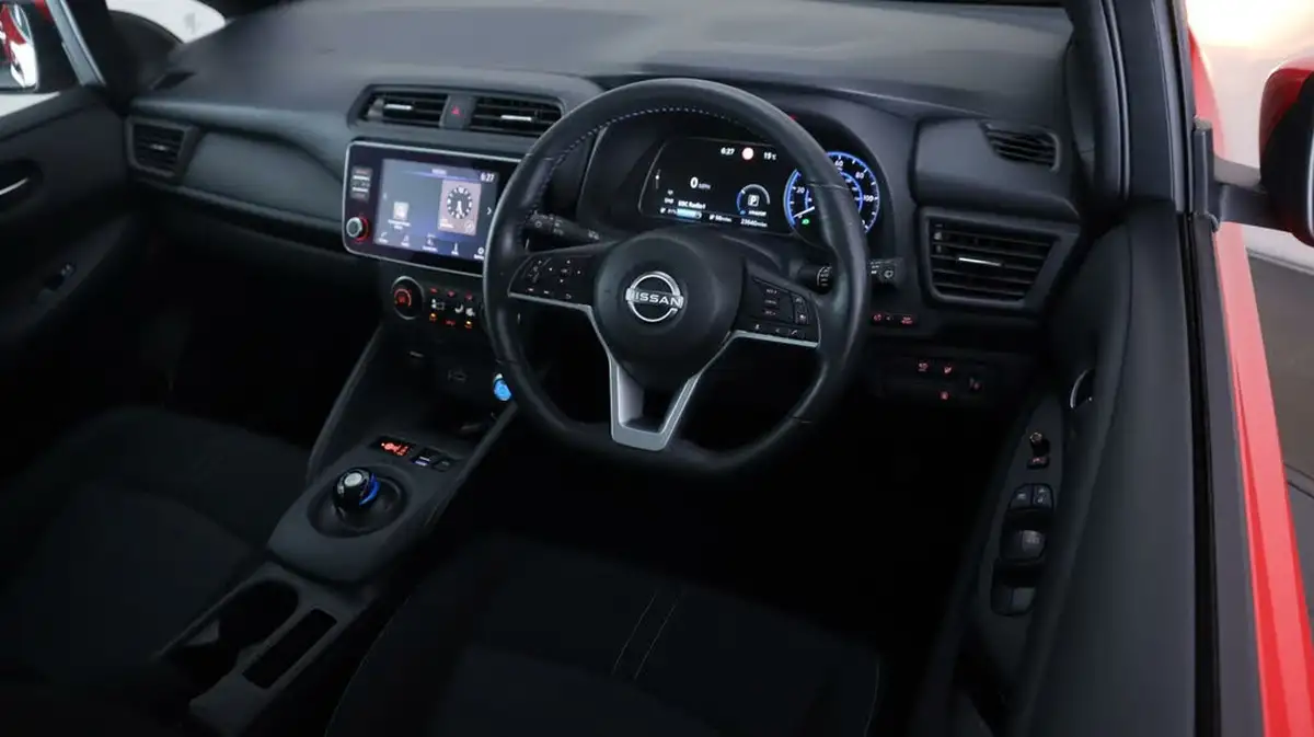 2022-nissan-leaf-e-acenta-39kwh-big-9