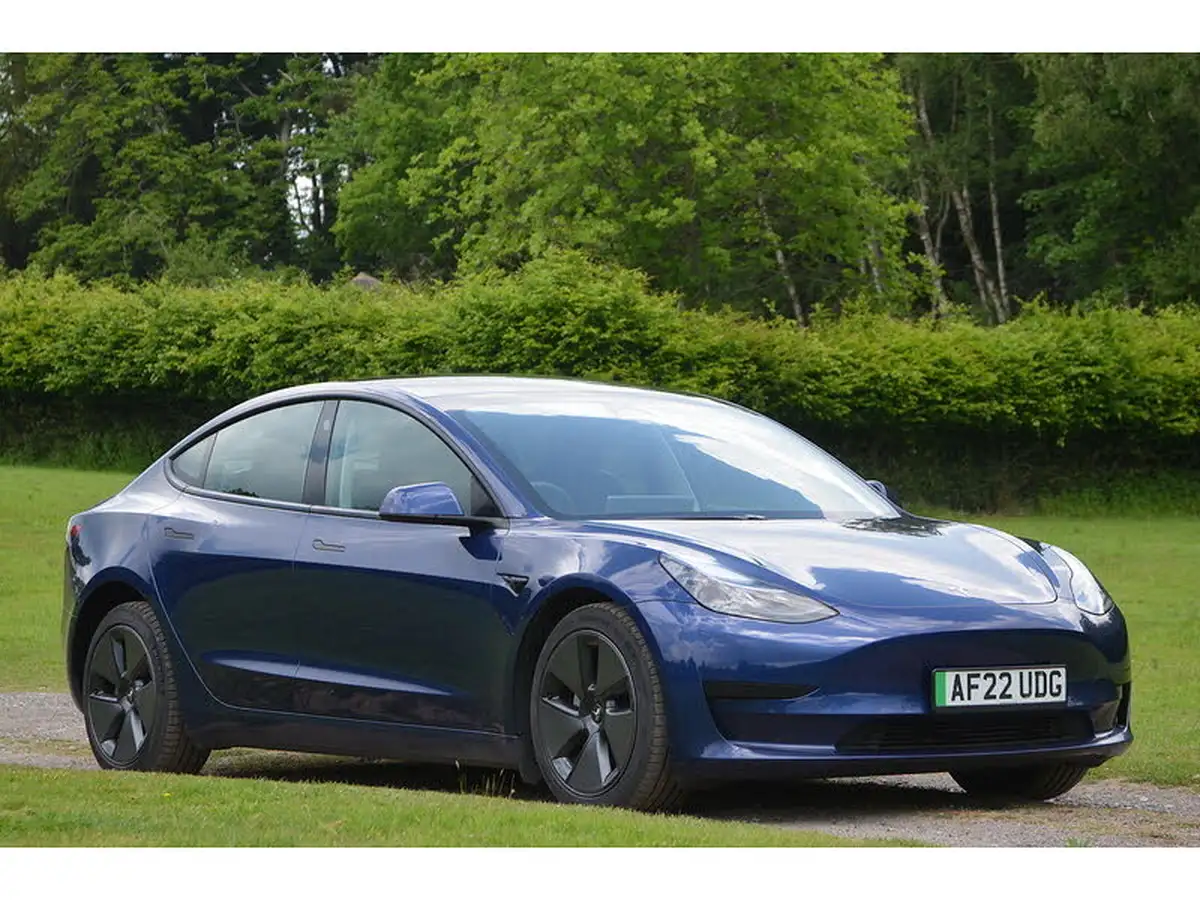 2021-tesla-model-3-e-standard-plus-big-0