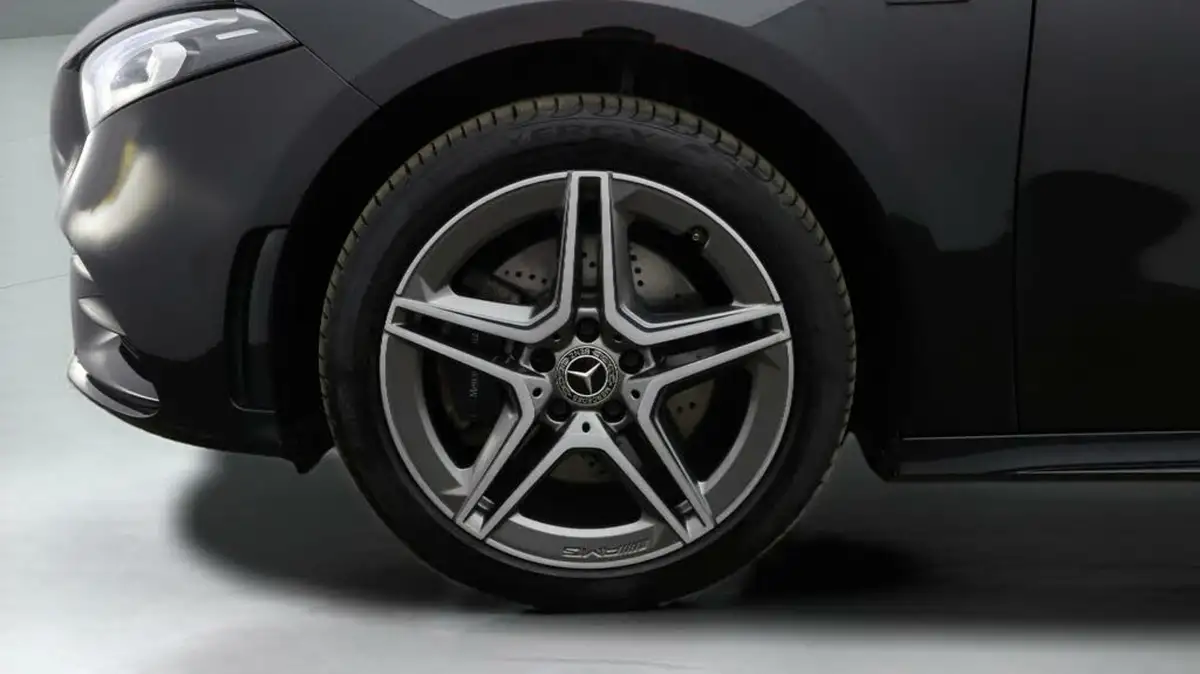 2021-mercedes-benz-a-class-13-a250e-amg-line-hatchback-5d-big-17
