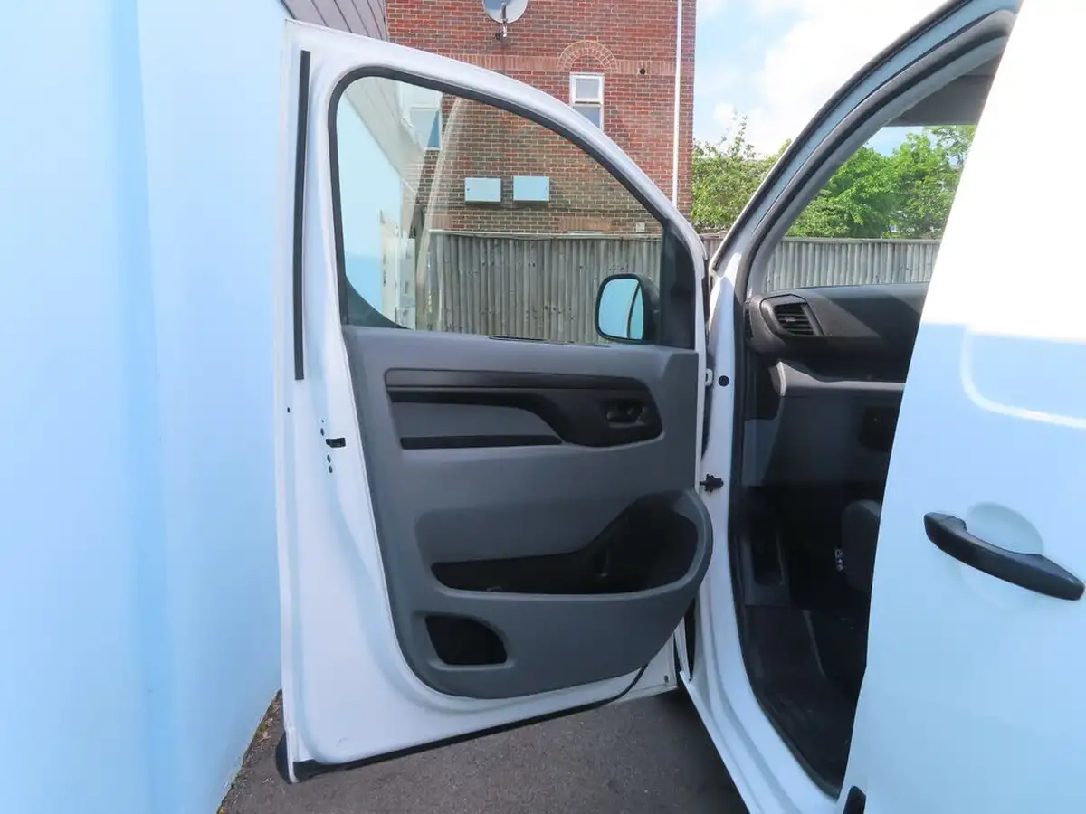 2019-citroen-dispatch-16bluehdi-x-m-1000-115pseu6-ss-big-29