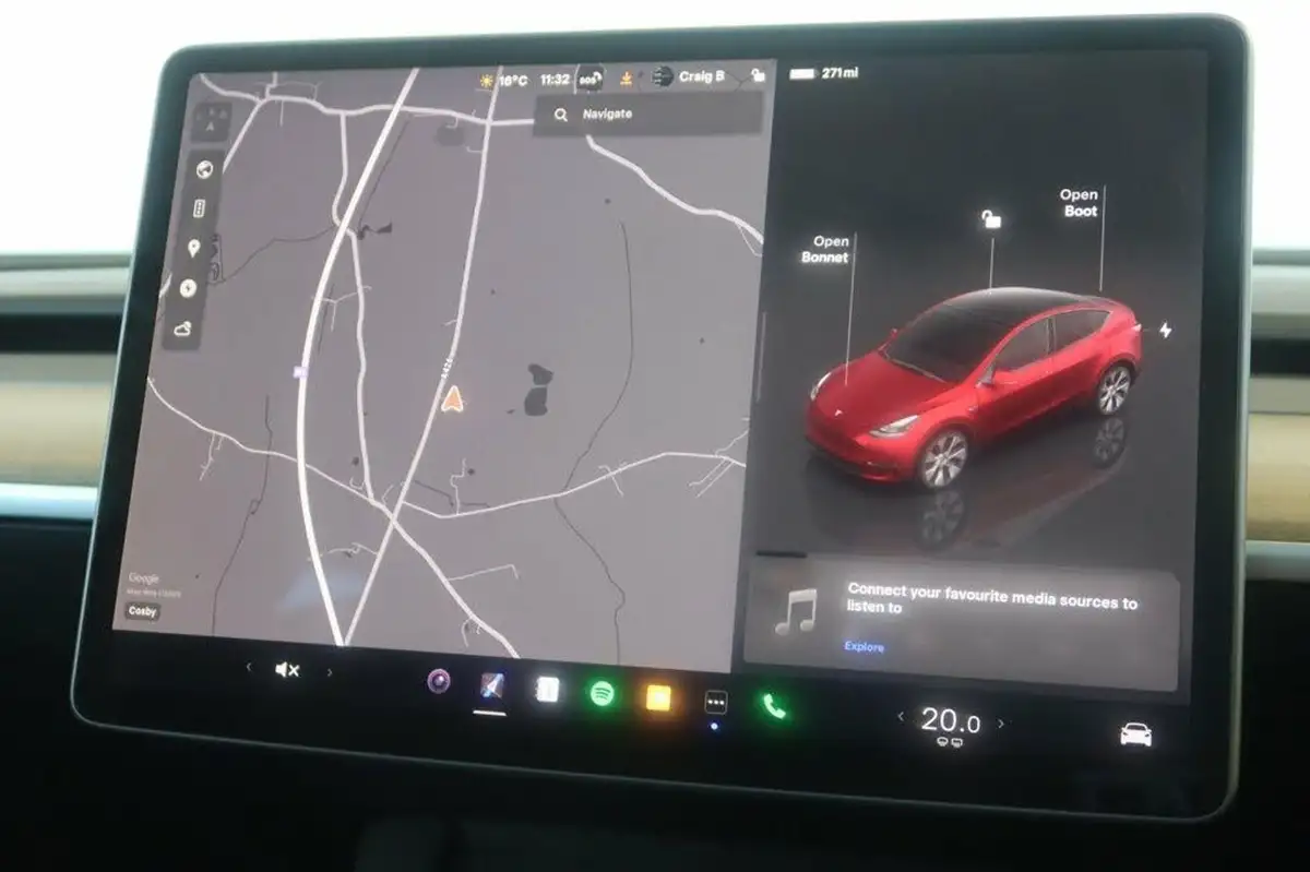 2022-tesla-model-y-e-long-range-big-17