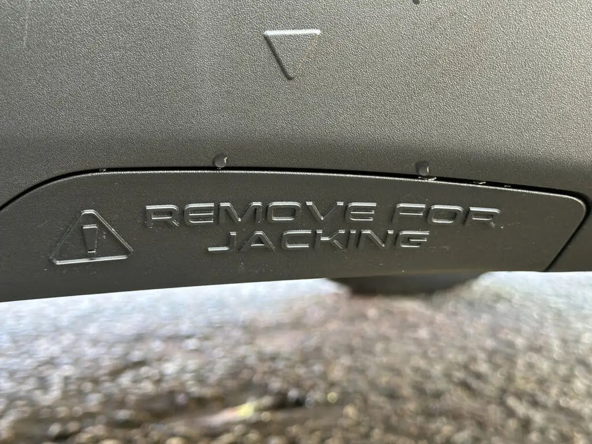 2025-jeep-avenger-12-gse-summit-e-hybrid-48v-auto-big-39