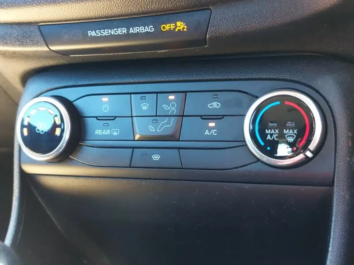 2019-ford-fiesta-11-ti-vct-zetec-3d-big-10
