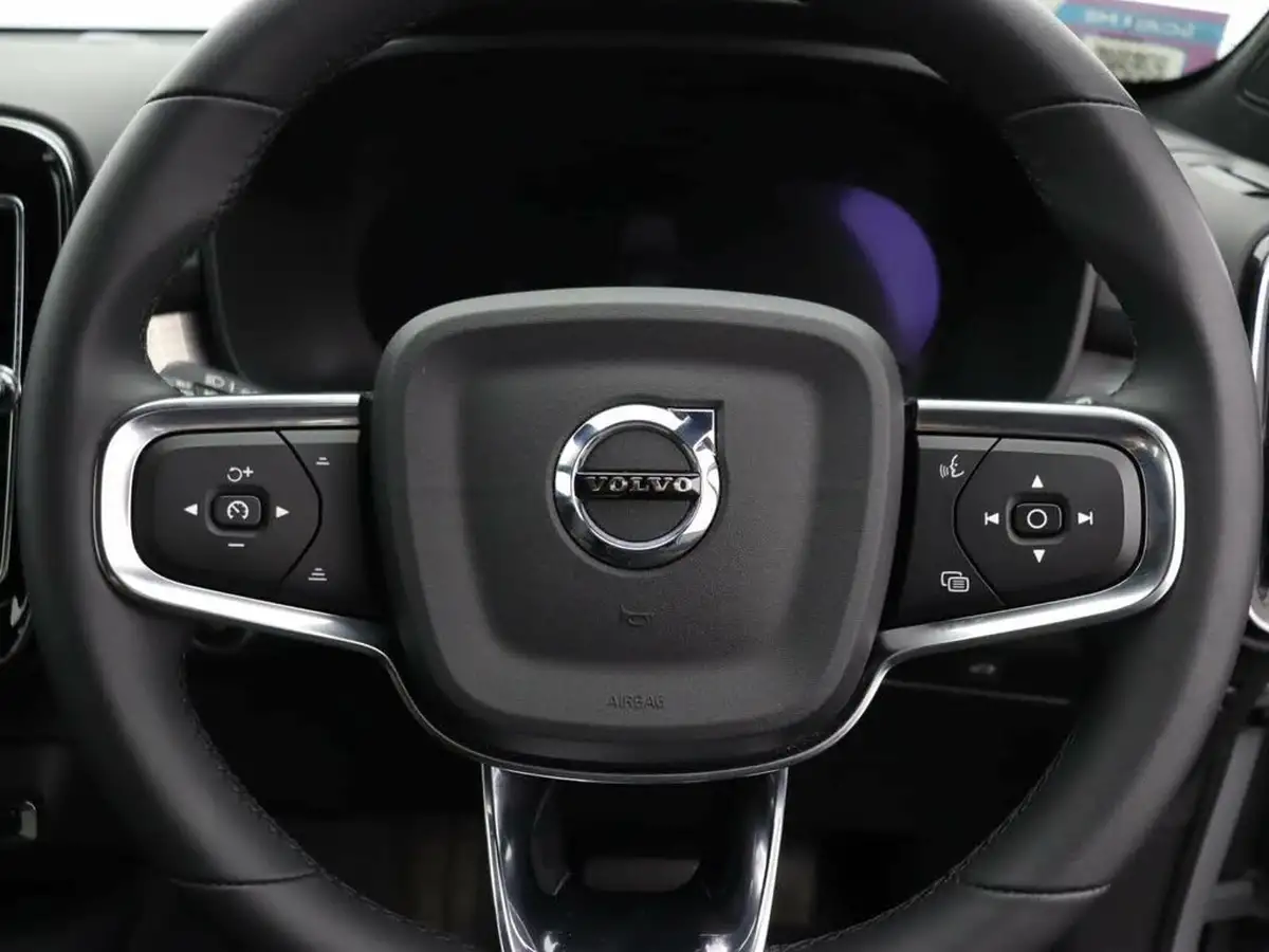 2023-volvo-xc40-20-b3-core-big-30