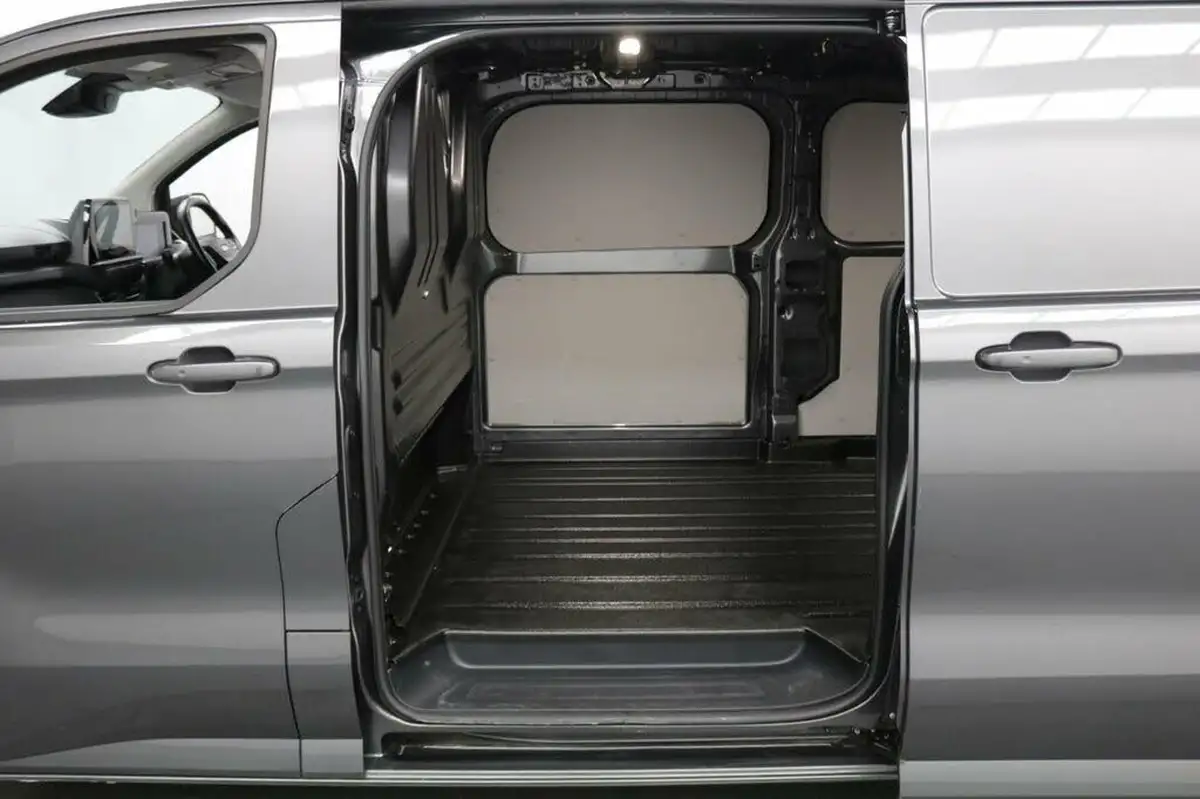 2024-ford-transit-custom-20tdci-320-l2h1-limited-136pseu6e-panel-van-1996cc-auto-big-10