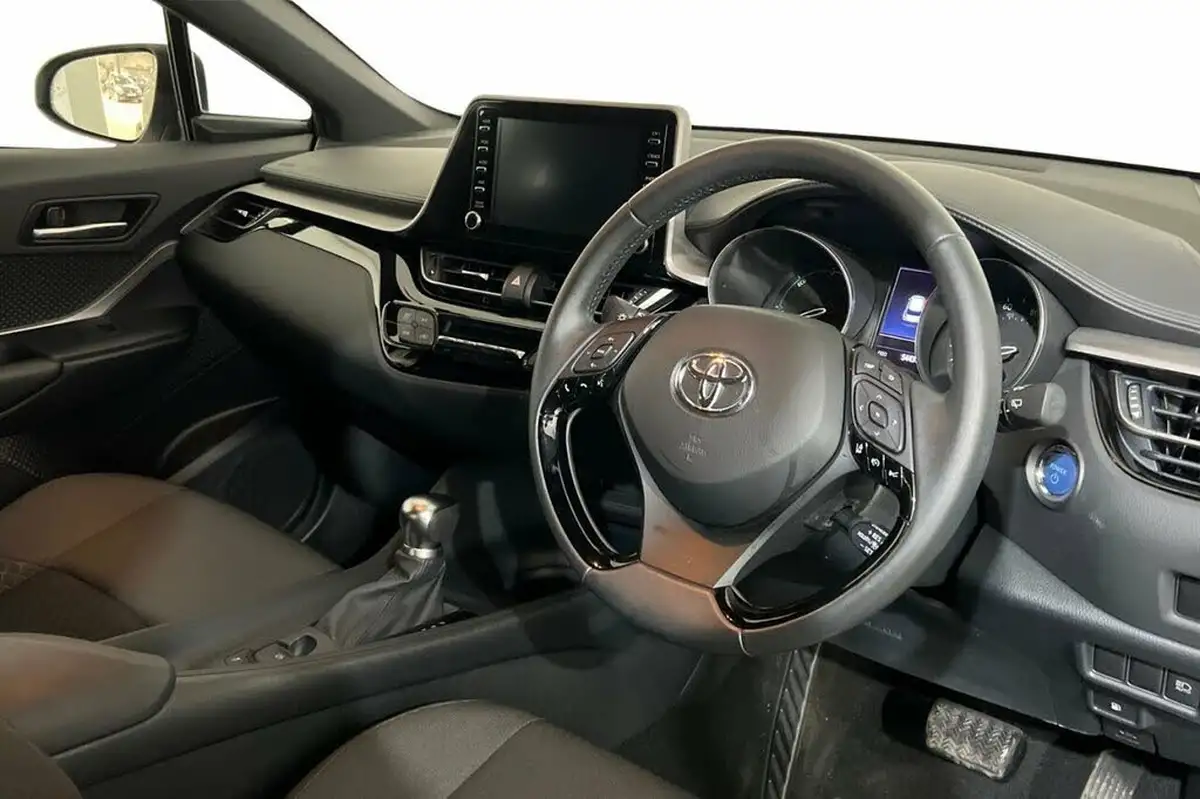 2020-toyota-c-hr-18-vvt-i-icon-parking-pack-big-6