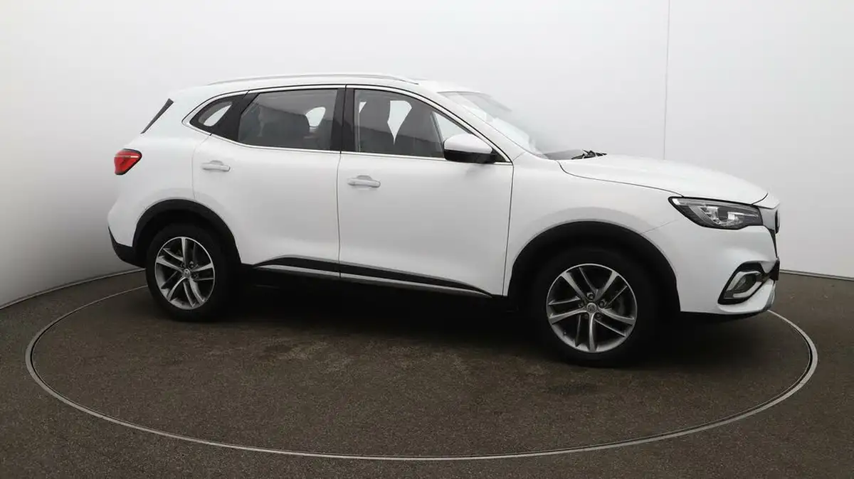 2022-mg-hs-15t-gdi-exclusive-162ps-dct-big-40