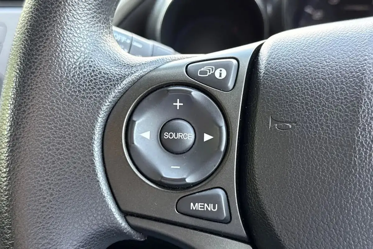 2013-honda-civic-18-se-big-35