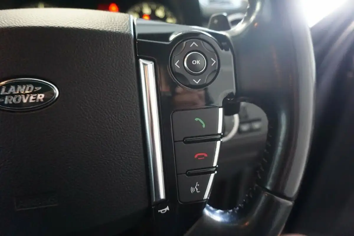 2016-land-rover-discovery-4-30-sd-v6-hse-big-25