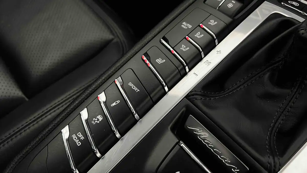2019-porsche-macan-20-big-49