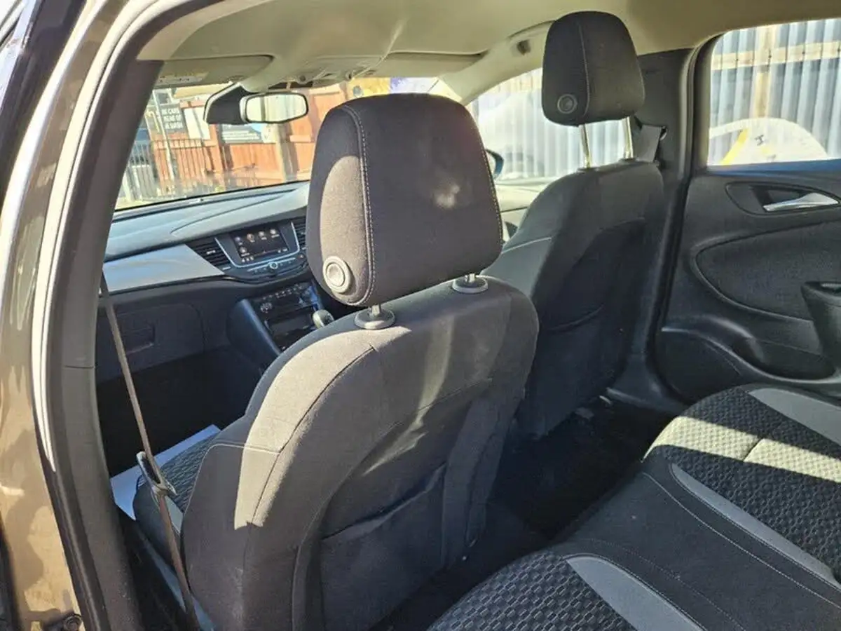 2021-vauxhall-astra-12-turbo-sri-145ps-big-18