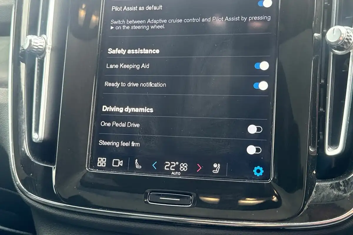 2022-volvo-c40-e-twin-recharge-pro-big-23