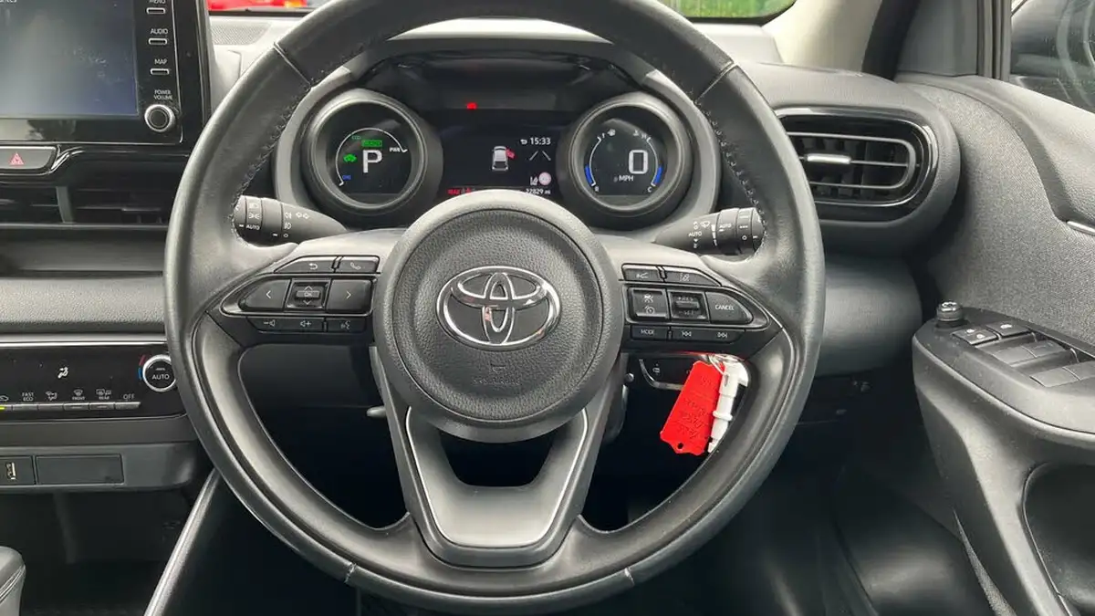2021-toyota-yaris-15-vvt-i-design-big-7