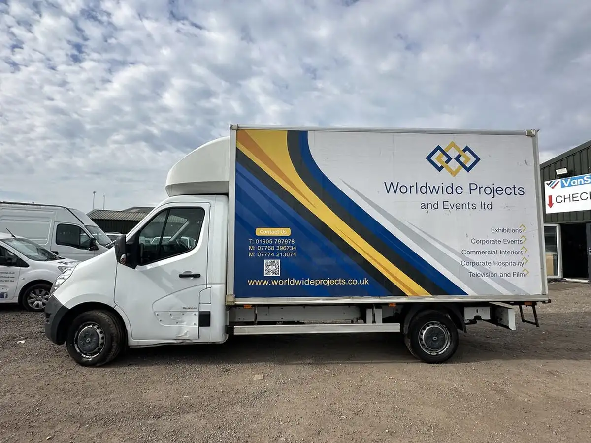 2017-renault-master-23dci-ccll35-125-fwd-chassis-cab-big-3