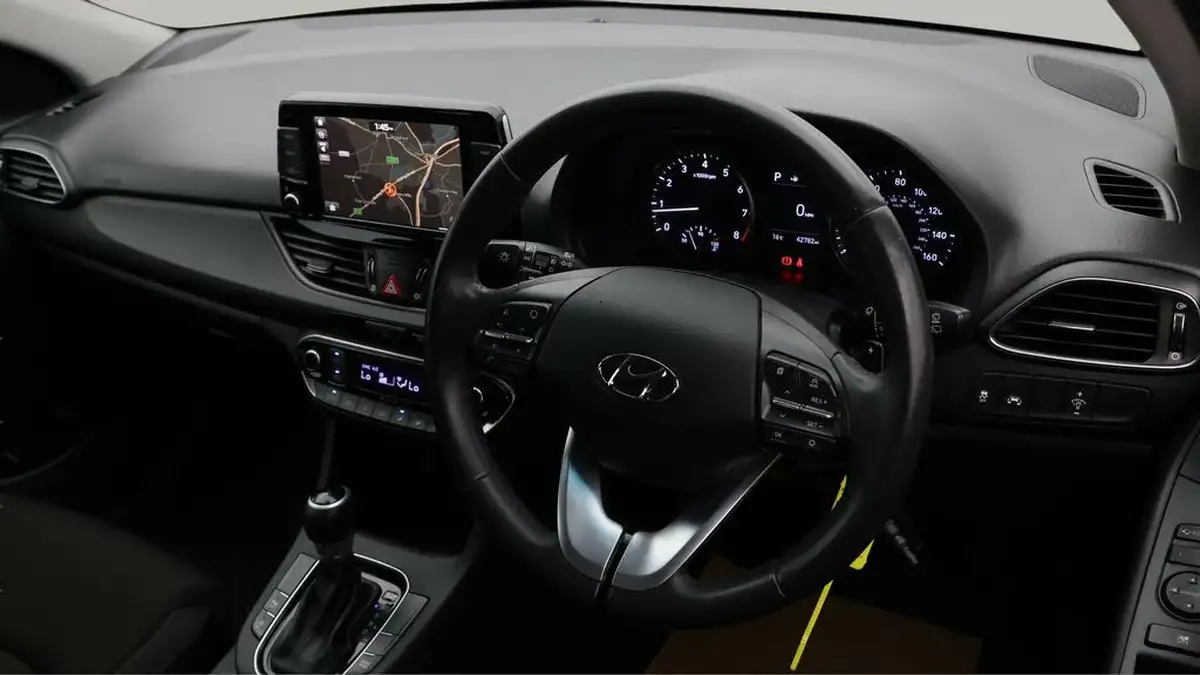 2018-hyundai-i30-14-t-gdi-se-nav-blue-drive-isg-hatchback-dct-big-8