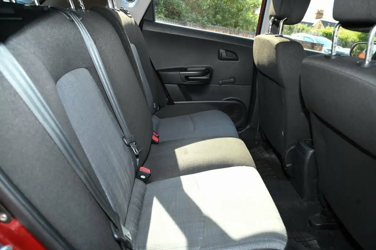 2011-kia-ceed-16td-1-89bhp-big-12