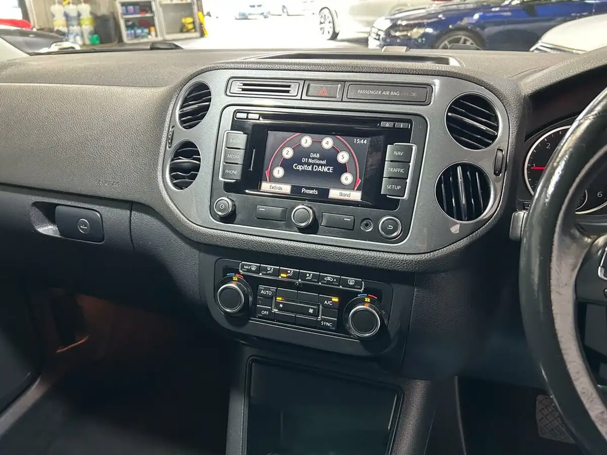 2014-volkswagen-tiguan-20tdi-match-140ps-4motion-bmt-dsg-big-15