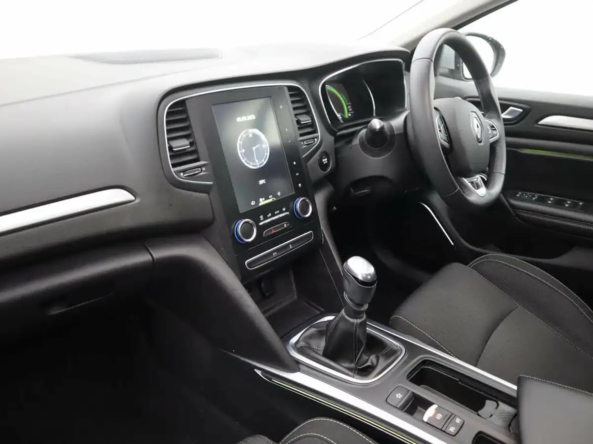 2018-renault-megane-13-tce-iconic-hatchback-big-12