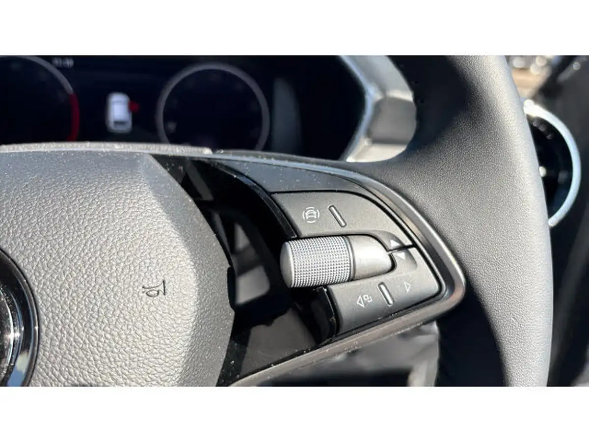 2025-skoda-fabia-10-tsi-design-edition-95ps-big-17