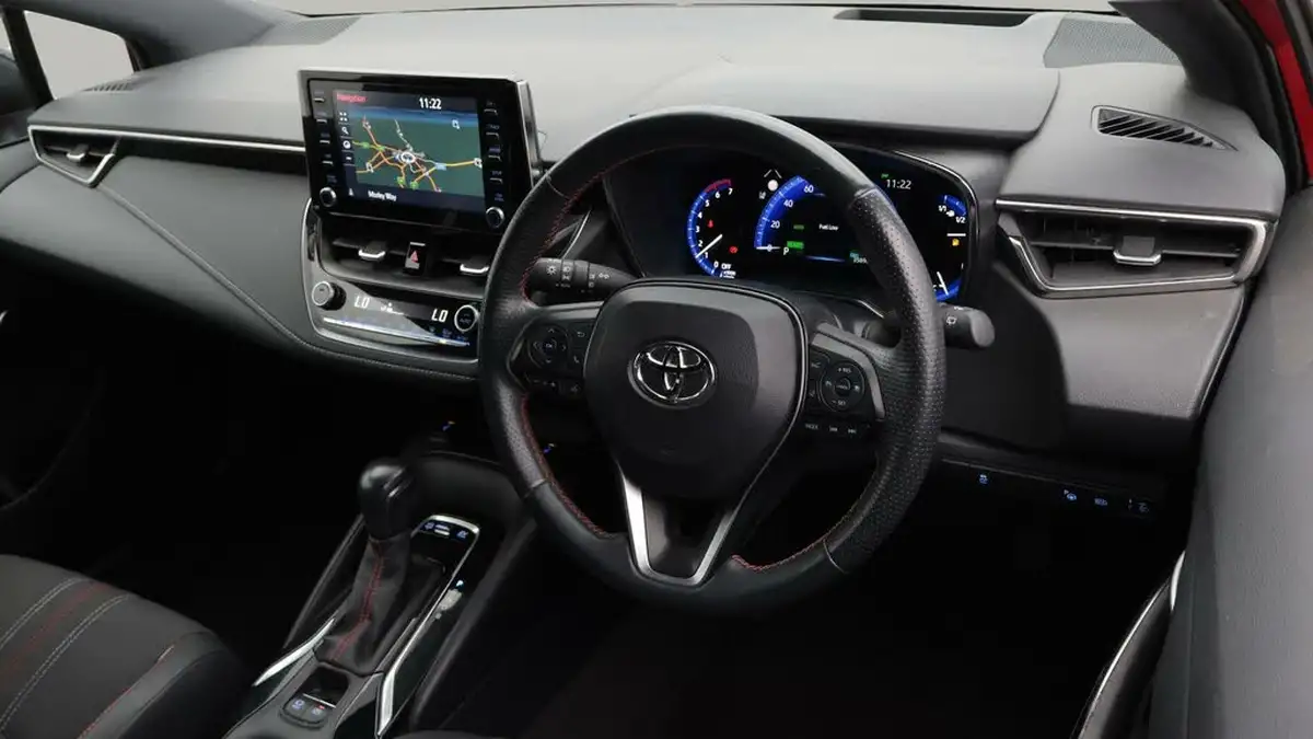 2021-toyota-corolla-18-vvt-i-gr-sport-trk-hatchback-big-9