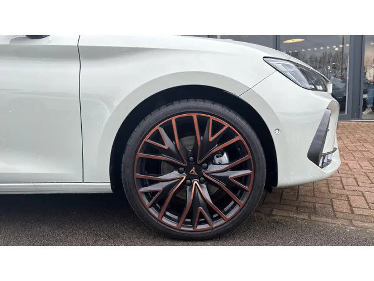 2025-cupra-leon-nf-15-tsi-v3-hatchback-big-4