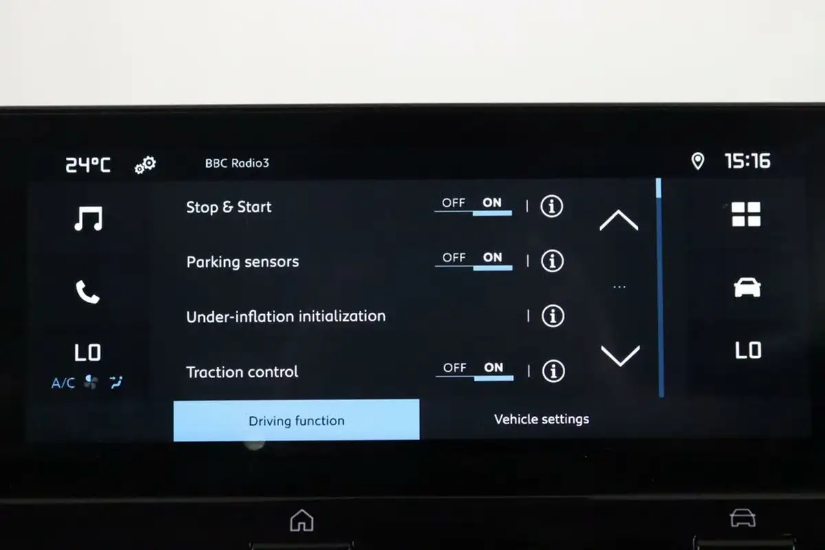 2023-citroen-c4-12-puretech-sense-big-27