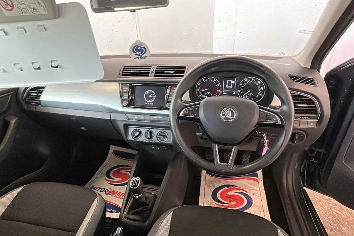 2015-skoda-fabia-12-tsi-se-109ps-estate-big-20