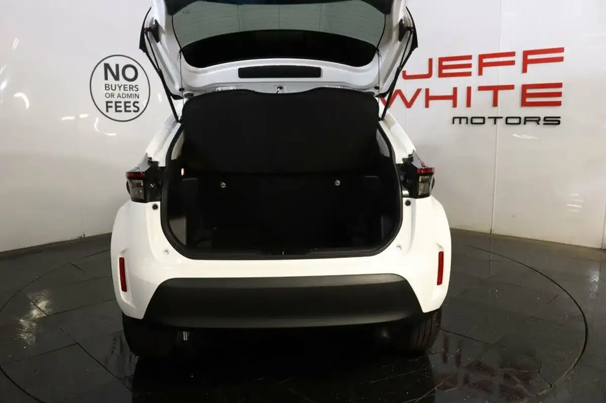 2022-toyota-yaris-cross-15-vvt-i-icon-big-17
