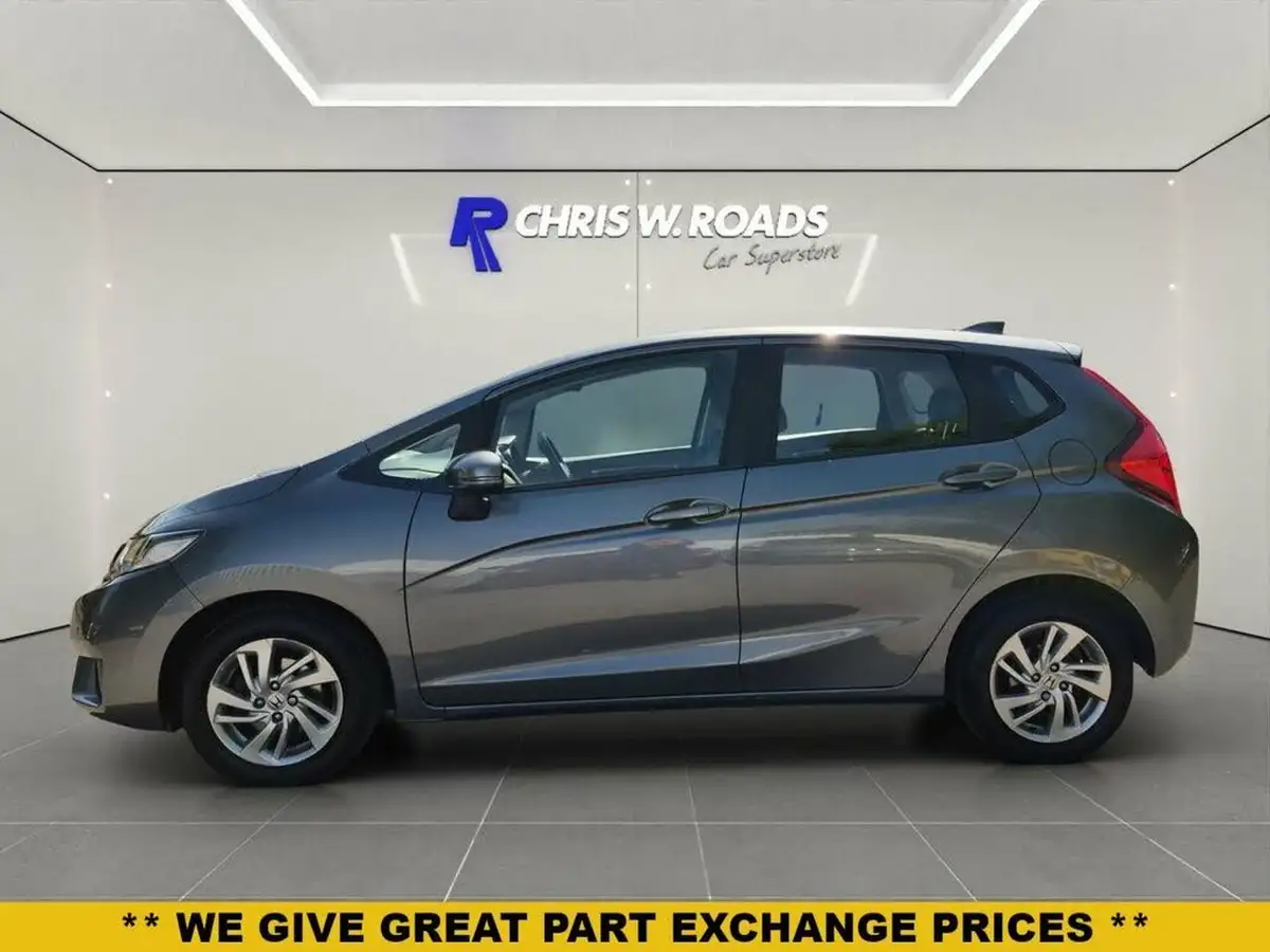 2017-honda-jazz-13-i-vtec-se-cvt-big-9